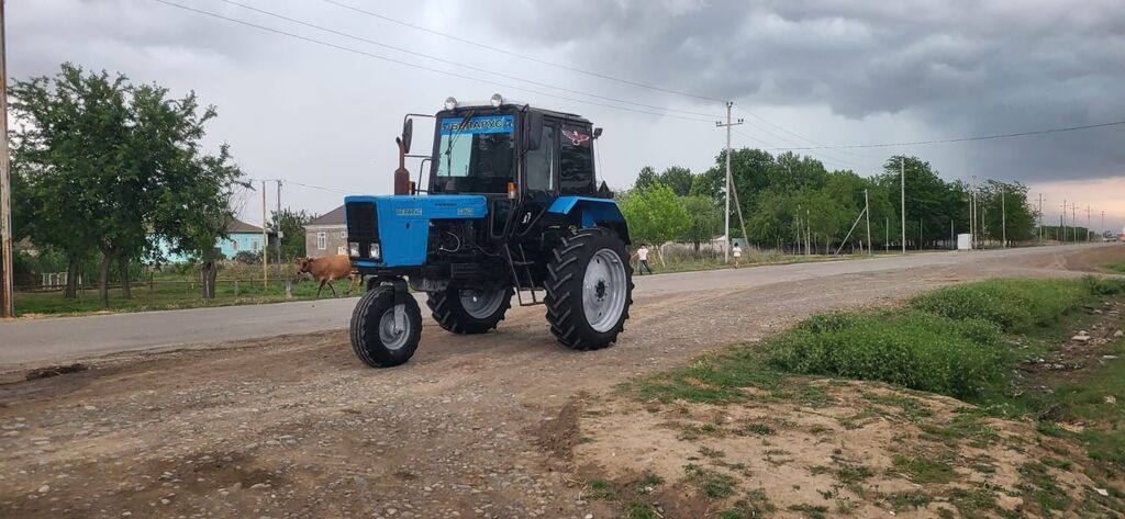 Belarus MTZ traktoru - Model: Belarus (MTZ seriyası) kabinəli - Rəng — Traktorlar, Biləsuvar