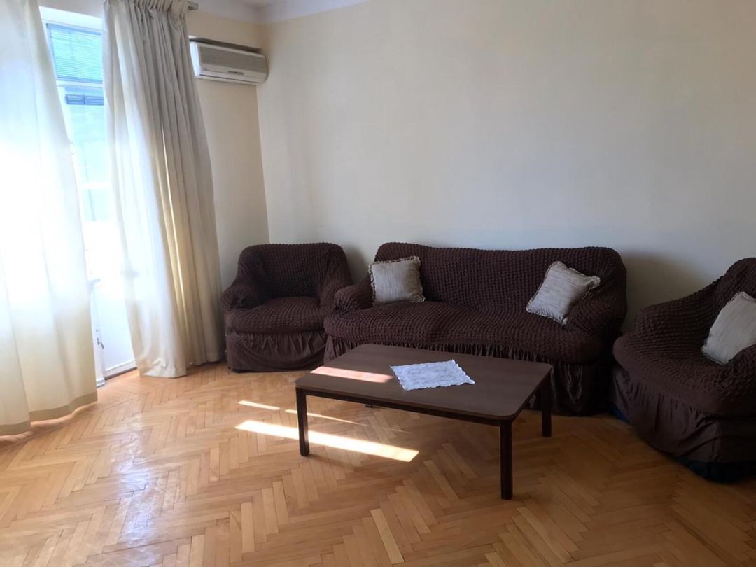İcarəyə verilir 3 otaqlı köhnə tikili 115 m² — Mənzil, Bakı (11)