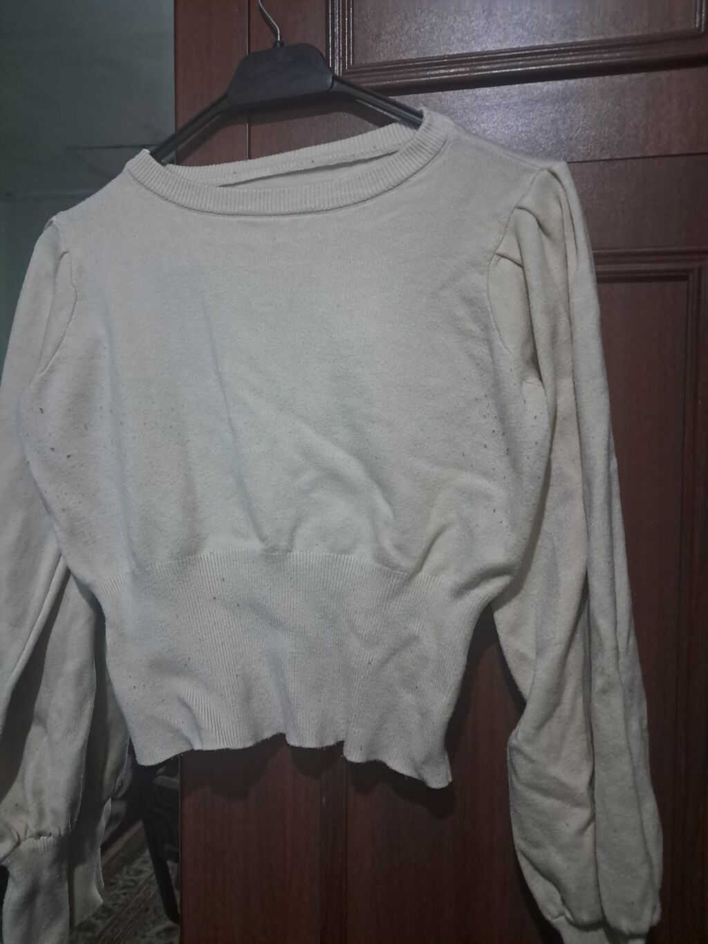 Qadın sviteri – krem rəng - Model: qısa kəsim (crop) trikotaj sviter — Coqlular və səvətşər, Digah