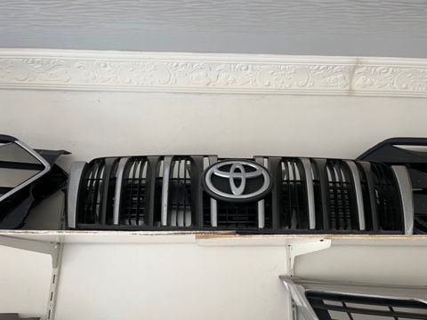 Toyota Prado radiator barmaqlığı — Demir