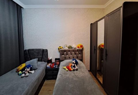 Genc odasi iki çarpayili.qiymet 550 man.carpayilar her ikisi — Bakı