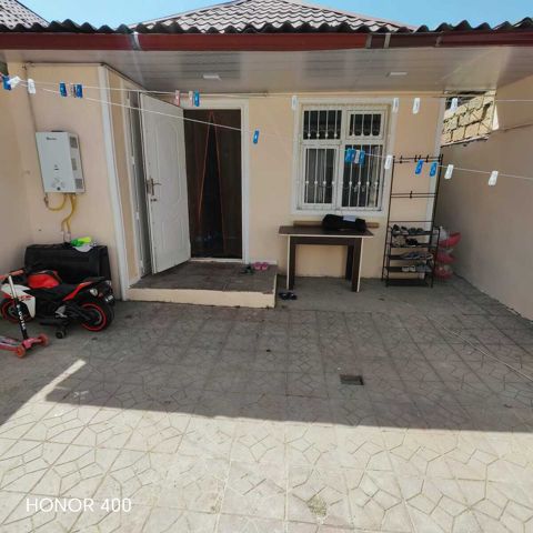 Satılır 2 otaqlı həyət evi/bağ evi 60 m² — Bakı