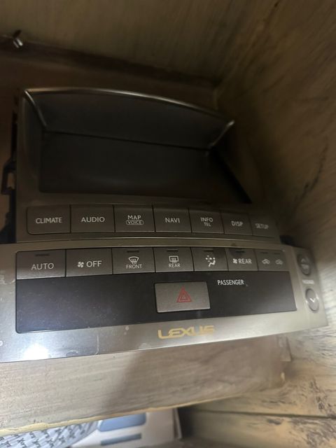 Lexus 570 monitoru — Bakı