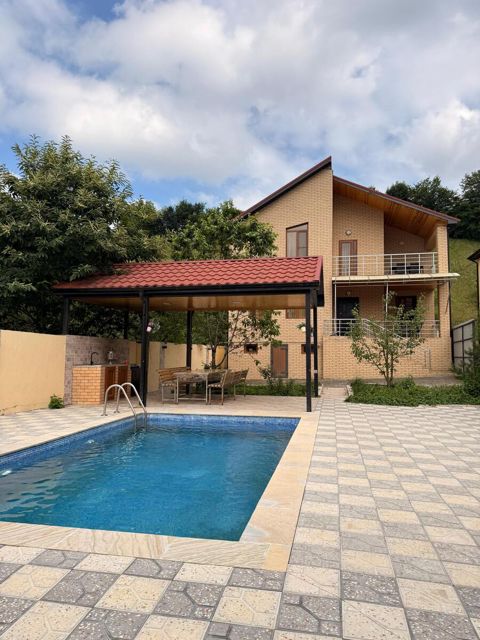 İcarəyə verilir 4 otaqlı həyət evi/bağ evi 200 m² — Quba