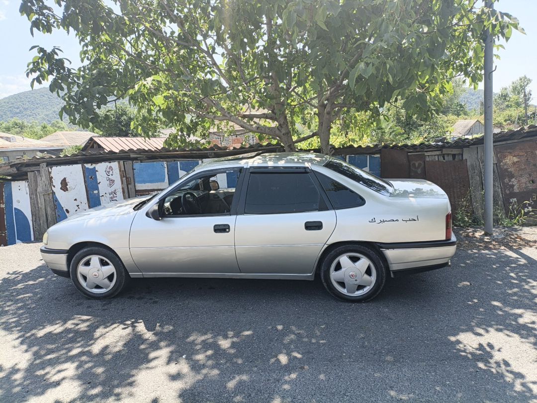 Opel Vectra, 1990 il 99-NB-662 — Avtomobillər, Qax (6)