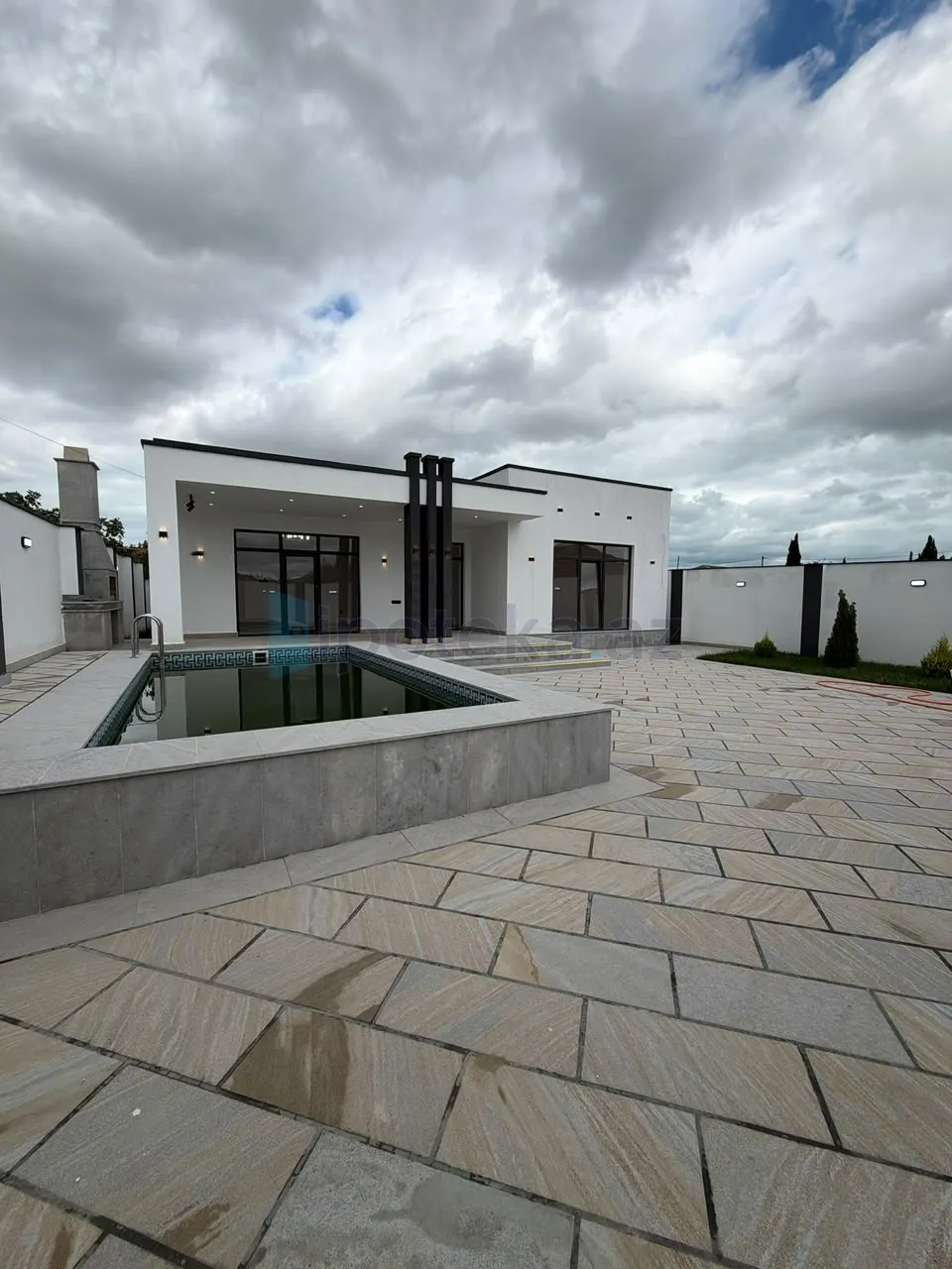 Satılır: 4 Otaq, Bağlar, Xəzər r., Buzovna q., 180.00 m² — Buzovna