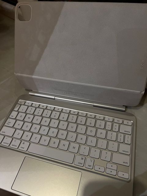 Apple iPad Pro M4, M5 üçün klaviatura — Bakı