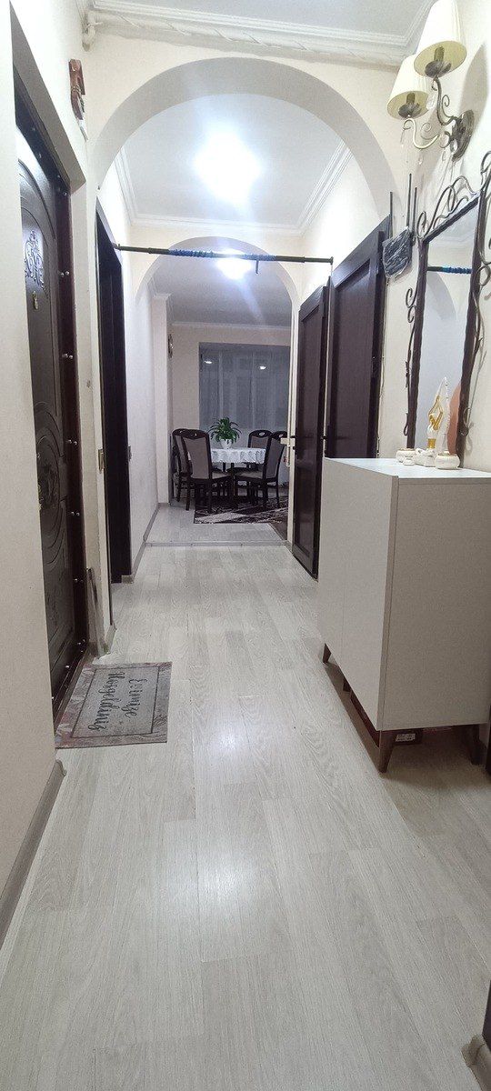 Satılır 2 otaqlı köhnə tikili 67 m² — Mənzil, Bakı (5)