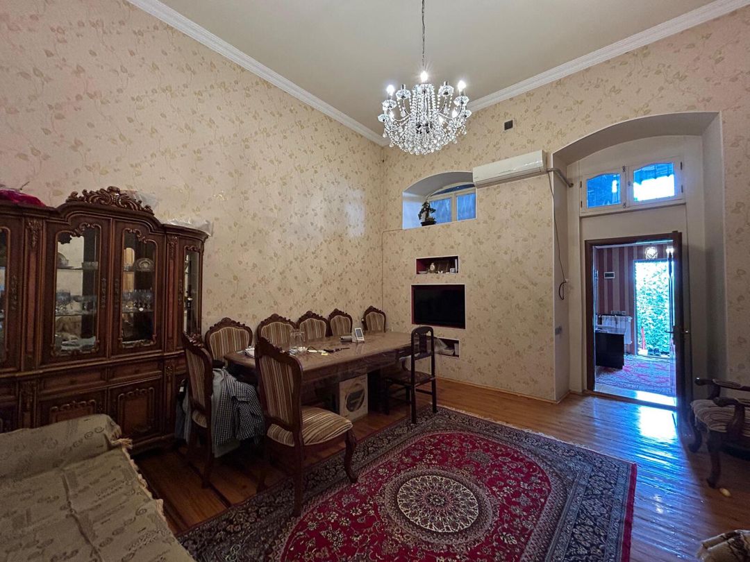 Satılır 4 otaqlı köhnə tikili 120 m² — Mənzil, Bakı
