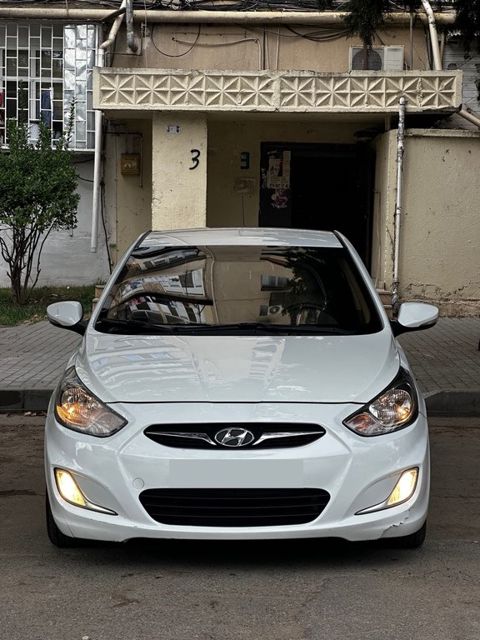 Hyundai Accent, 1.6 L, 2011 il, 424 000 km — Bakı