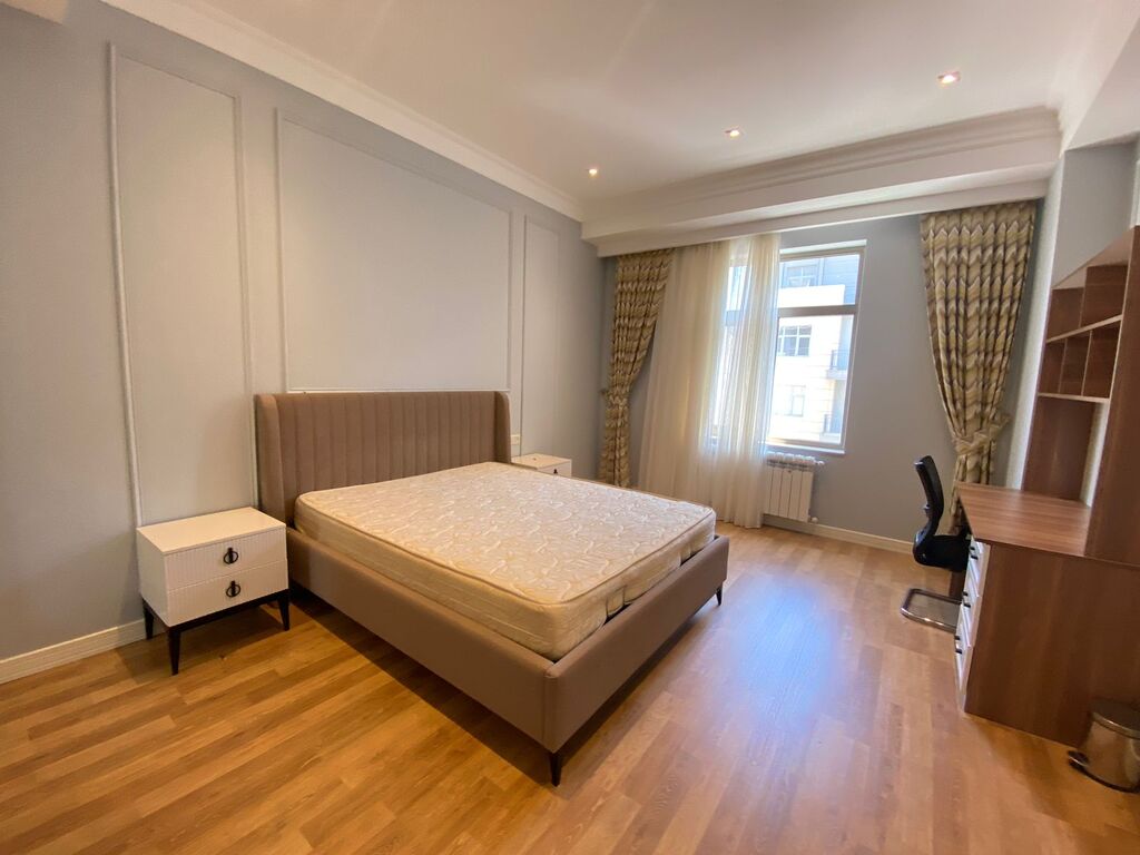 İcarəyə verilir 4 otaqlı yeni tikili 200 m² — Mənzil, Bakı (10)