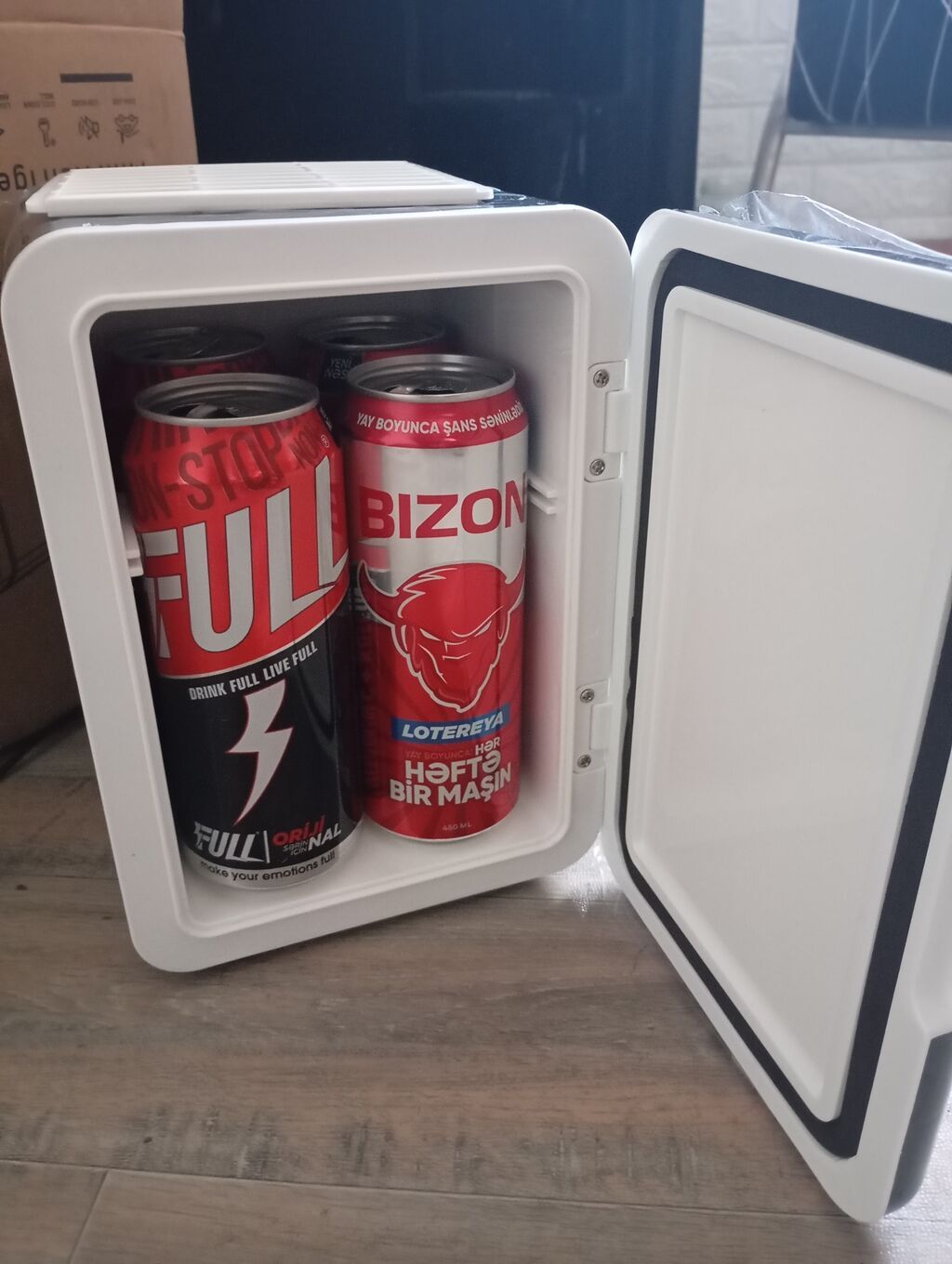 Təzə Mini soyuducu/isitmə funksiyalı termoelektrik cihaz kosmetika — Avtomobil üçün soyducu, Bakı (3)