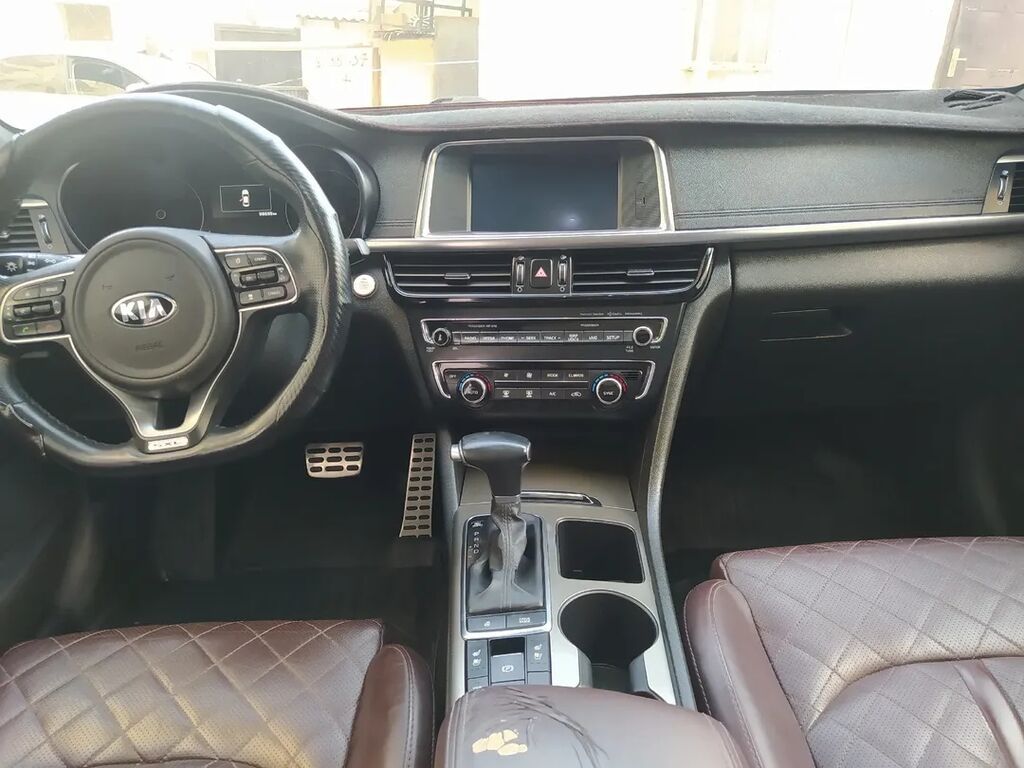 Kia Optima SXL Turbo – ağ rəngli, sedan kuzov. Güclü və qənaətcil — Avtomobillər, Bakı (10)