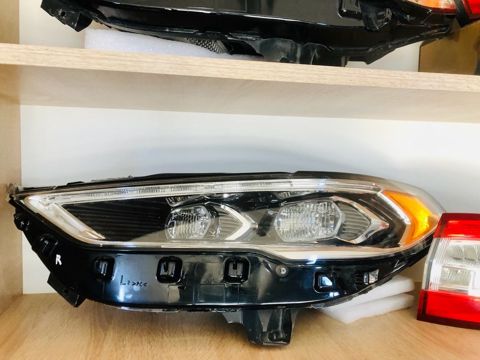 "Ford Fusion" farası — Bakı