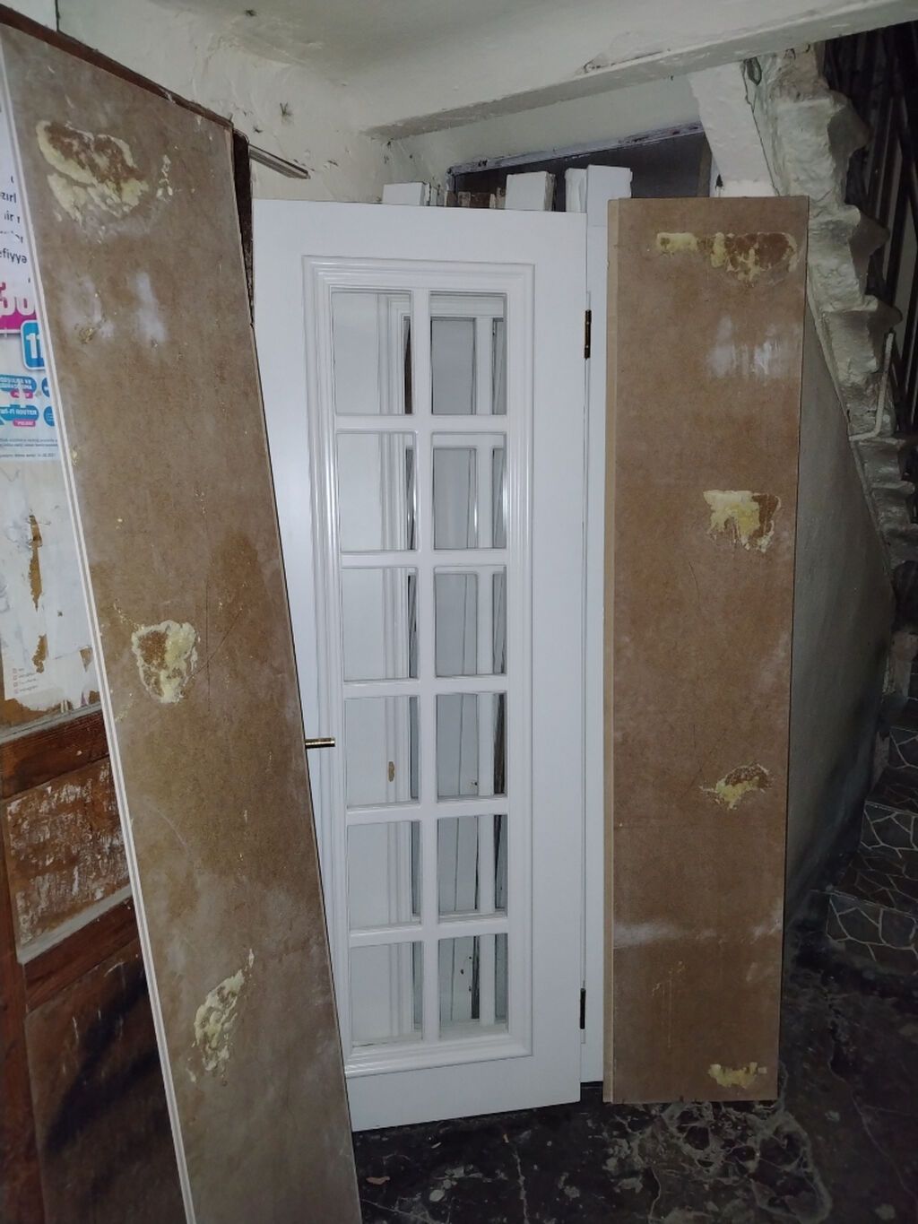 Qapılar ideal vəziyyətdə — Pəncərələr, qapılar, balkonlar, Bakı (4)