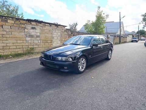 BMW 528, 2.8 L, 1997 il, 370 000 km — Qusar