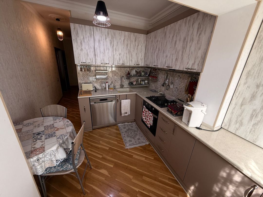 Satılır 2 otaqlı köhnə tikili 65 m² — Mənzil, Bakı (7)