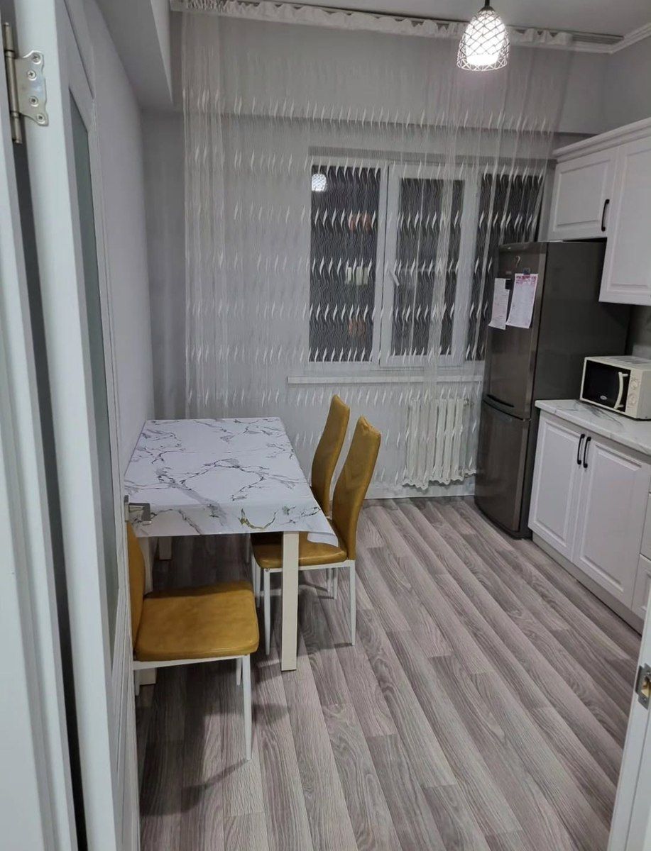 İcarəyə verilir 2 otaqlı köhnə tikili 55 m² — Mənzil, Bakı (3)
