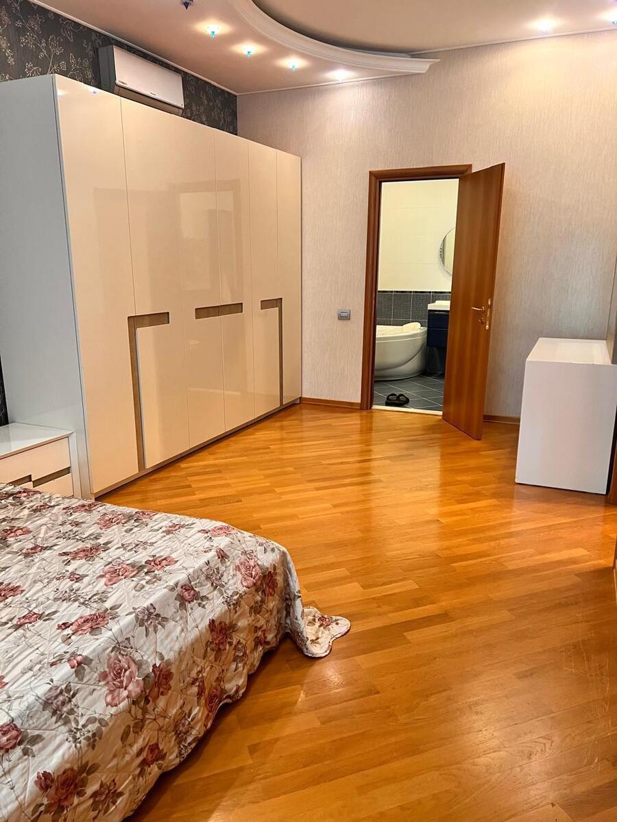 Satılır 4 otaqlı yeni tikili 200 m² — Mənzil, Bakı (5)