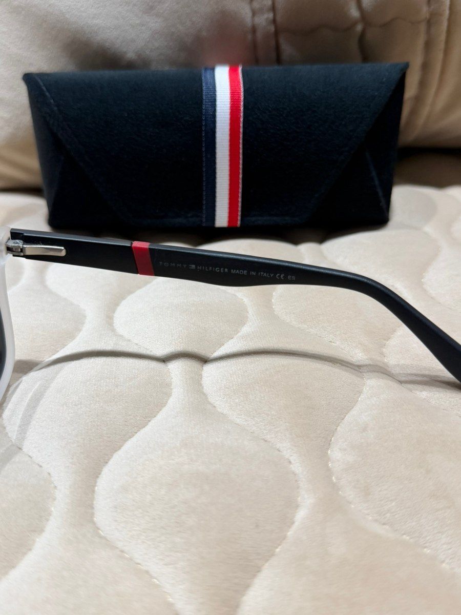 Tommy Hilfiger eynəyi — Şəxsi əşyalar, Bakı (4)