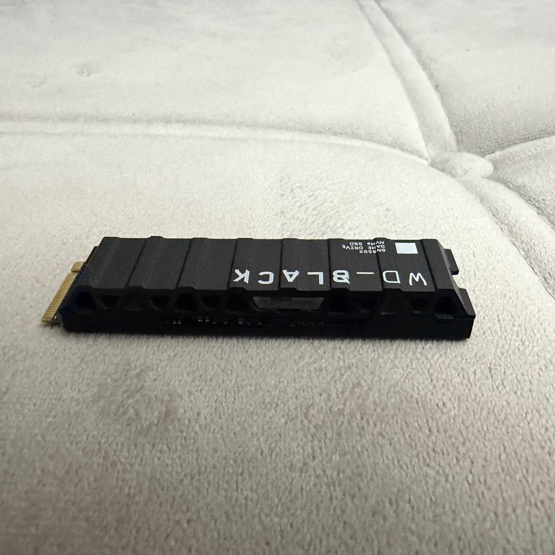 WD Black SN850X 1TB NVMe M.2 SSD with RGB Heatsink — Kompüterlər və noutbuklar, Bakı (7)