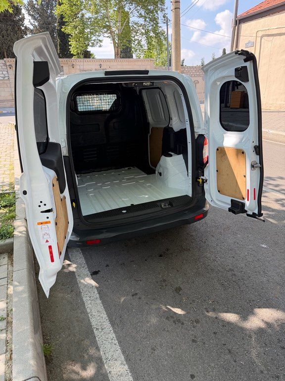 Ford Transit Courier, 1.0 L, 2017 il, 190 000 km 77-QV-504 — Avtomobillər, Gəncə (6)