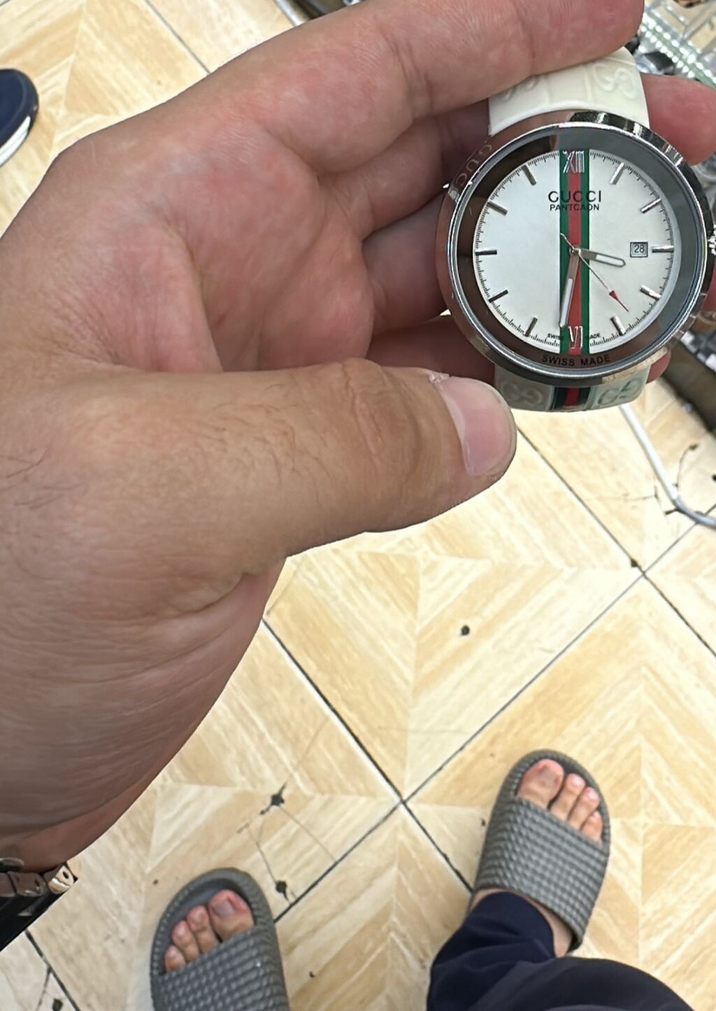 Cuccı madelidir yenidr sperblak saffir suse mexajizim elde qurulma — Şəxsi əşyalar, Ağdaş