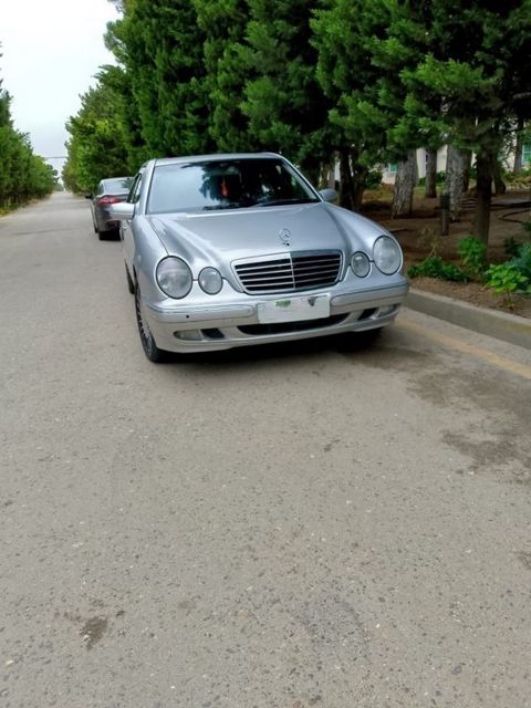 Mercedes E 320, 3.2 L, 2000 il, 303 000 km — Ağcabədi