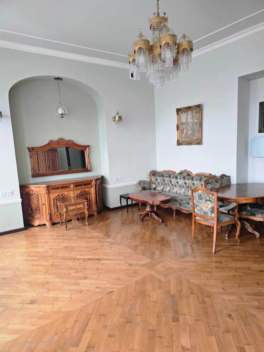 İcarəyə verilir 6 otaqlı köhnə tikili 320 m² — Mənzil, Bakı (8)
