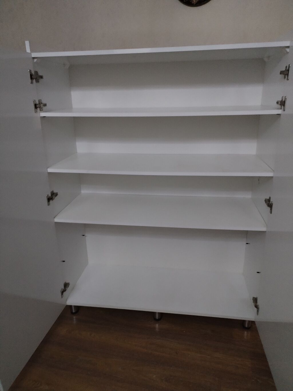 Ağ rəngli iki qapılı şkaf - Material: laminat/MDF tipli taxta səth — Şkaflar, Digah