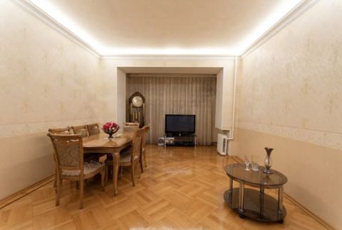 Satılır 3 otaqlı köhnə tikili 80 m² — Bakı