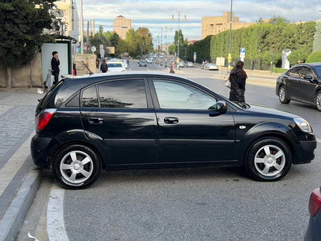 Kia Rio, 1.5 L, 2005 il, 445 000 km 88-BA-054 — Avtomobillər, Bakı (8)
