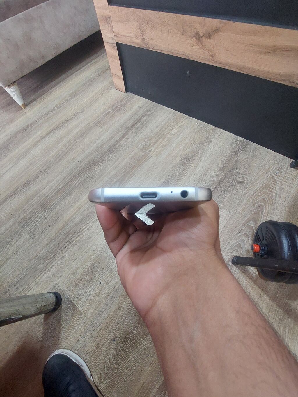 Samsung Galaxy A3 2017, 16 GB, rəng - Qızılı, Barmaq izi — Samsung, Bakı (4)