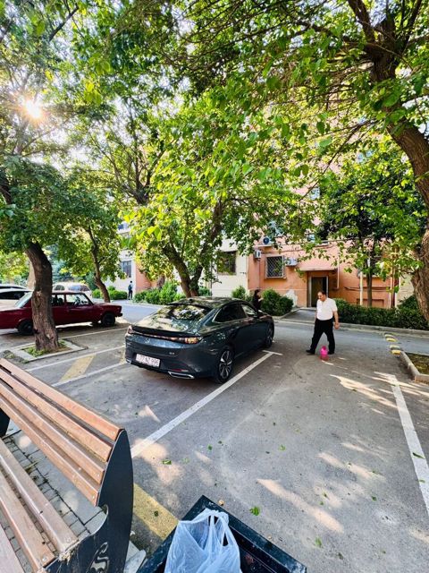 Satılır 3 otaqlı köhnə tikili 75 m² — Bakı