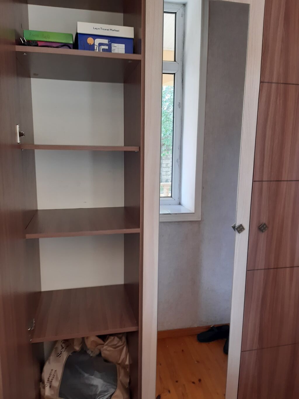 Yeni, 3 qapılı, Güzgülü, Qəhvəyi, Taxta, Açılan, Düz dolab — Şkaflar, Digah (2)