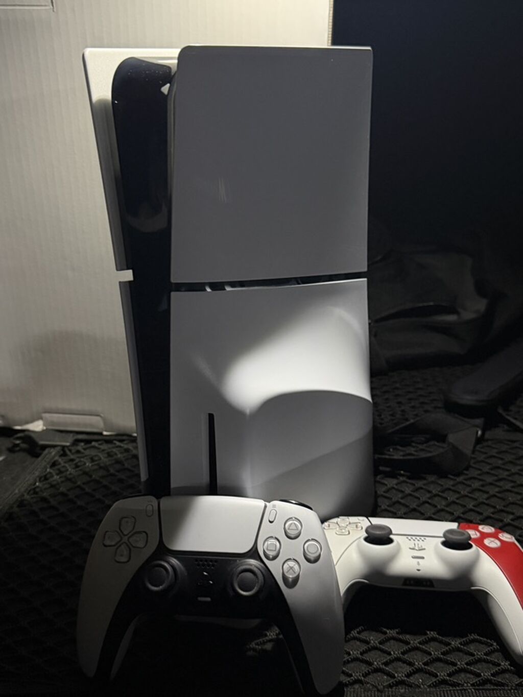 Salam, ideal veziyyetde Playstation 5 slim satilir. Uzerinde 2 eded — Oyun konsolları, Bakı (2)