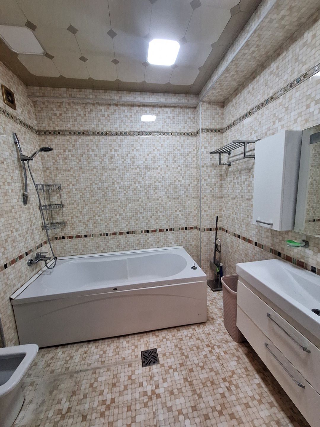 İcarəyə verilir 4 otaqlı yeni tikili 136 m² — Mənzil, Bakı (8)