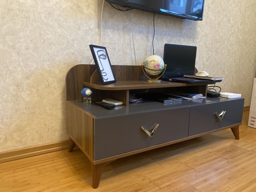 TV altlığı / media konsolu - Dizayn: Skandinaviya üslubuna yaxın, qoz — Televizor altlıqları və standlar, Bakı (3)