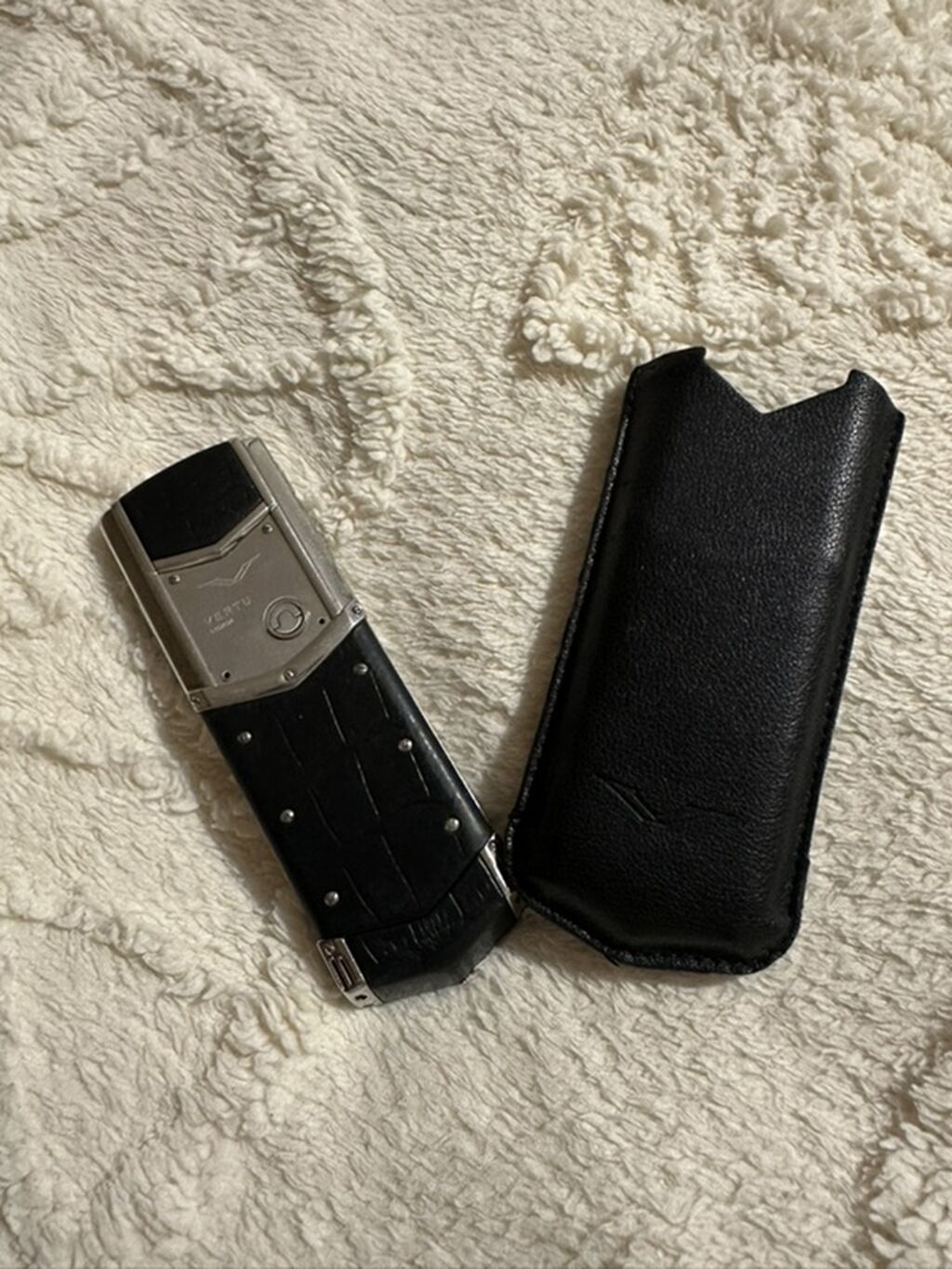 Vertu Signature Touch, rəng - Qara, Düyməli — Vertu, Bakı (3)