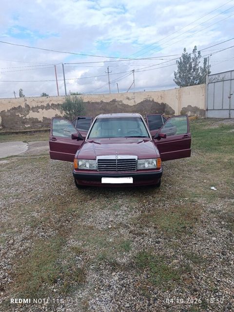 Mercedes 190, 2.3 L, 1991 il, 200 000 km — Salyan