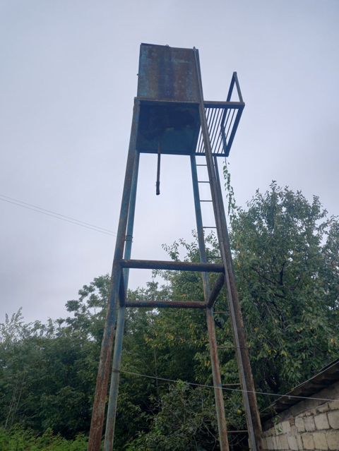 Metall su çəni və dayaq konstruksiyası - Material: qalın divarlı — 200 ₼ · Lənkəran · Su çənləri, kanisterləri, bochkalar Metall su çəni və dayaq konstruksiyası - Material: qalın divarlı — Lənkəran