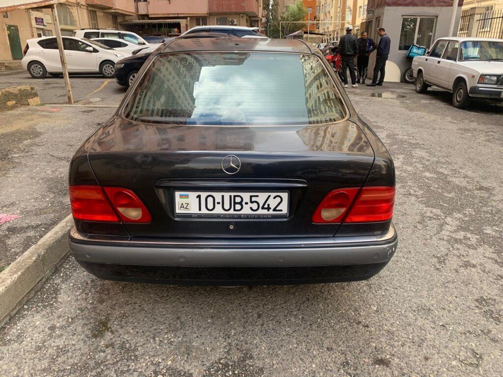Mercedes E 230, 2.3 L, 1996 il, 300 000 km 10-UB-542 — Avtomobillər, Bakı (6)