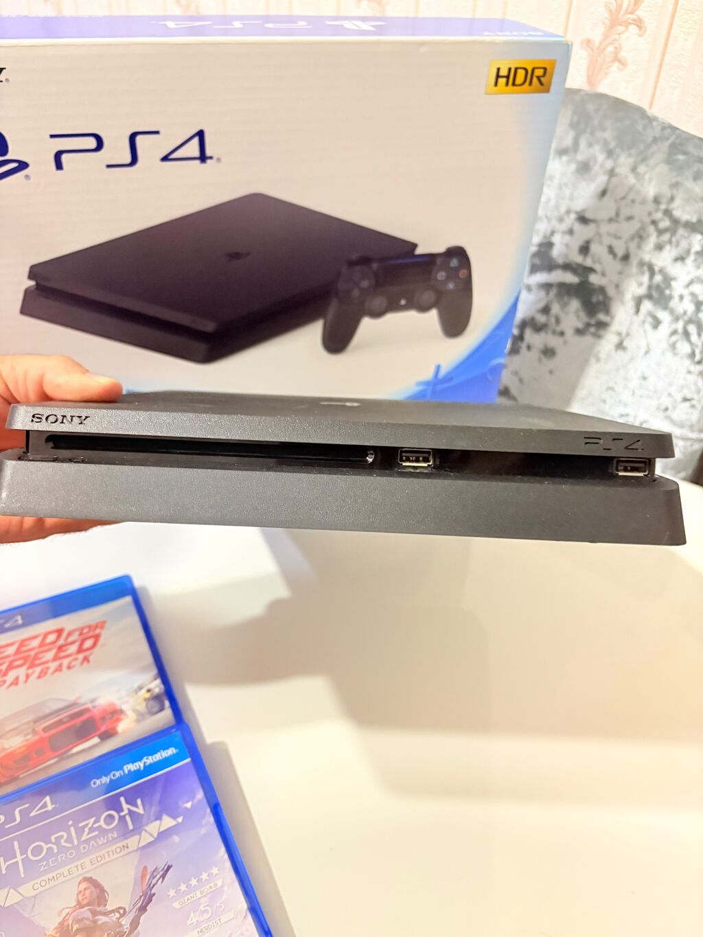 Sony PlayStation 4 (PS4) Slim – 500 GB, HDR dəstəyi ilə Praşifkalıdır — Oyun konsolları, Bakı (5)