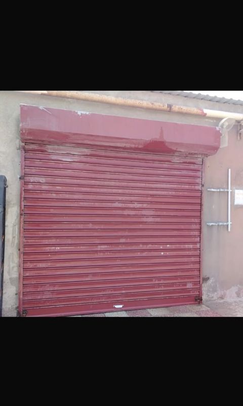 Jaluz qapi 260/250sm 220azn qiymet sondur Bineqedi 7072 leli — Bakı