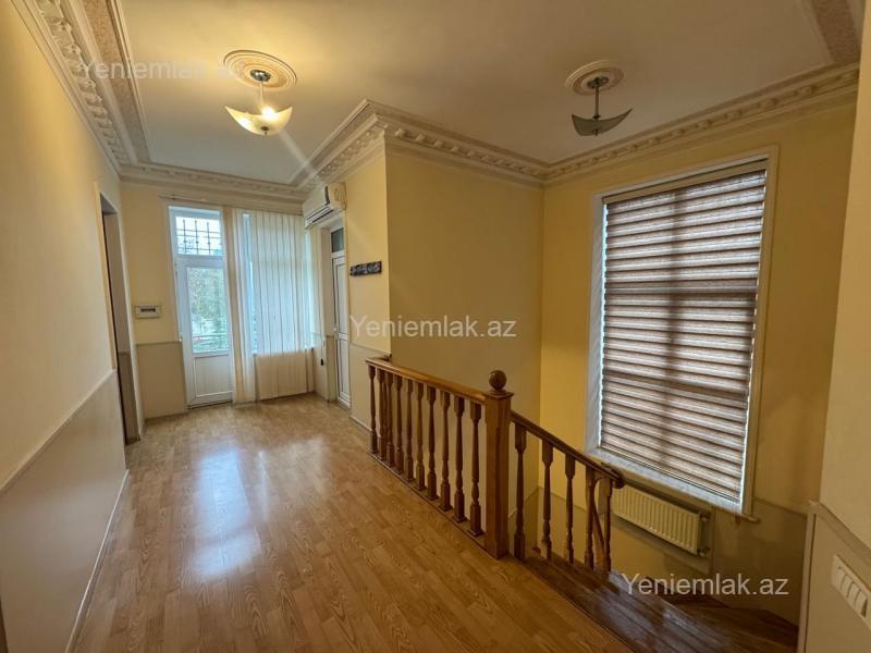 Günlük 4 otaqlı Həyət evi / Villa, 211 m², Quba — Ev, villa, Quba (11)