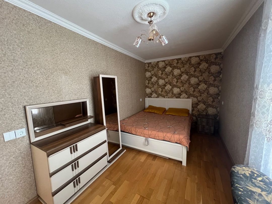İcarəyə verilir 2 otaqlı köhnə tikili 75 m² — Mənzil, Bakı (5)