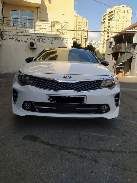 Kia Optima SXL Turbo – ağ rəngli, sedan kuzov. Güclü və qənaətcil — Bakı