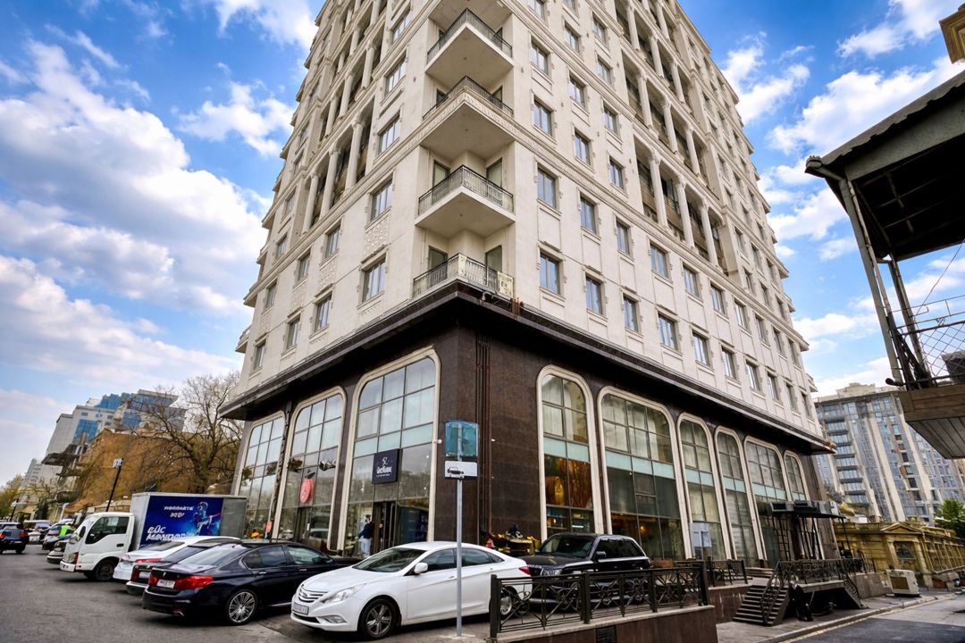 Satılır 4 otaqlı yeni tikili 241 m² — Mənzil, Bakı (2)