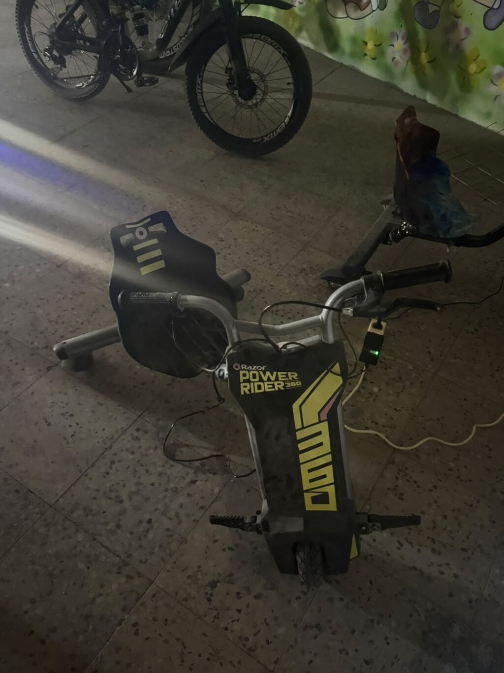 Uşaq üçün elektrikli drift trike (3 təkərli) – LED işıqlı Məhsulun — Uşaq avtomobilləri, Digah (7)