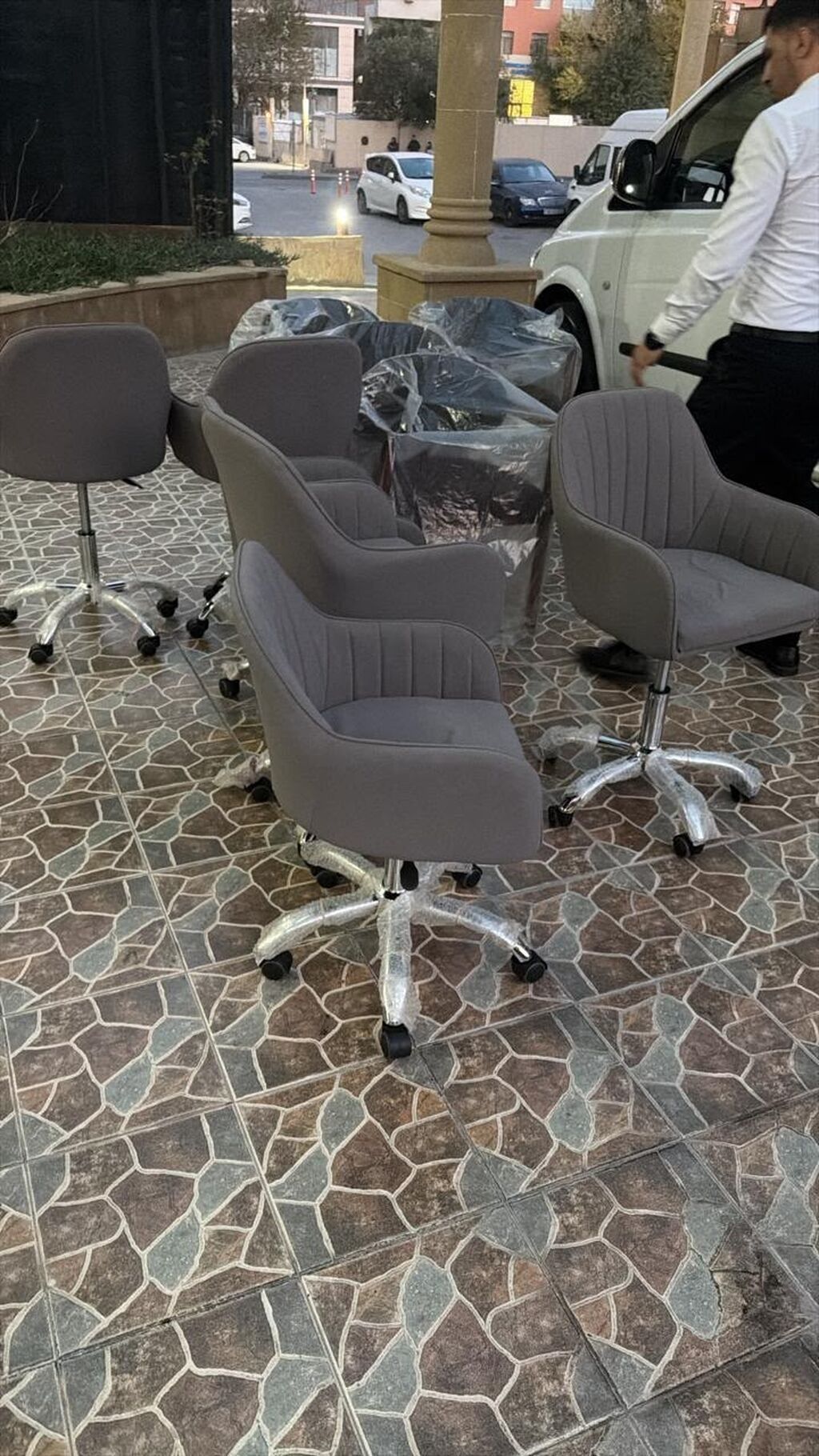 Aynur 2 Salon Kreslosu 4 Ədəd VAR,,,, *1 ədədi 100 azn* 2 aydı — Kreslo, Bakı